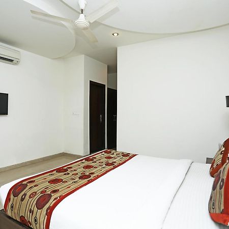 Capital O 3600 Hotel Royal Windsor Kathgodam Екстер'єр фото