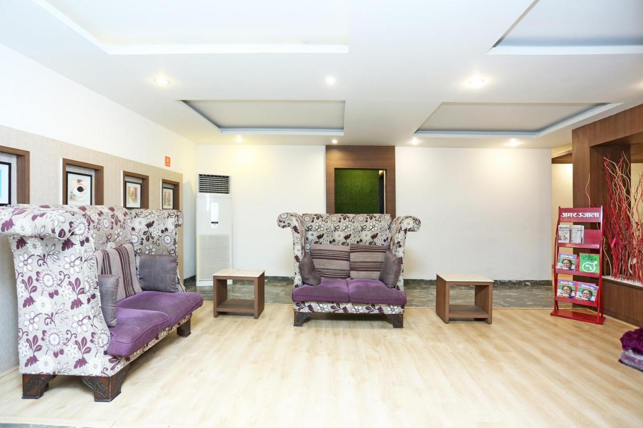 Capital O 3600 Hotel Royal Windsor Kathgodam Екстер'єр фото
